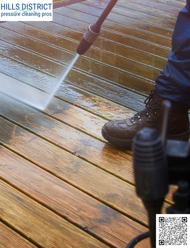 What is the customer feedback on Hills District Pressure Cleaning Pros?